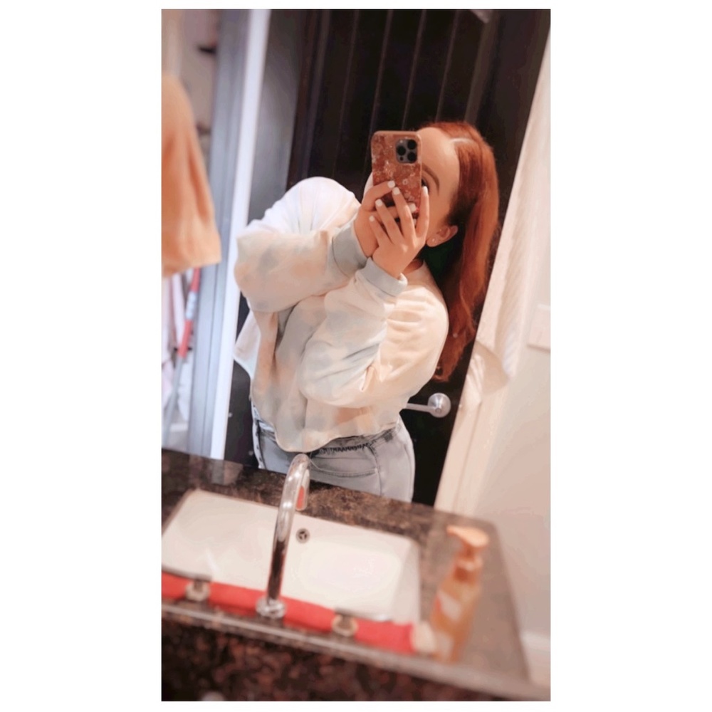 Meet your Posher, Crystal